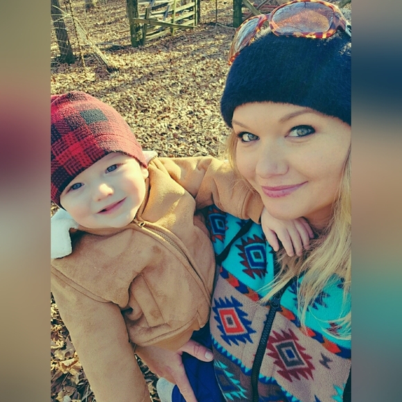 Meet your Posher, Heidi - Picture 3 of 5